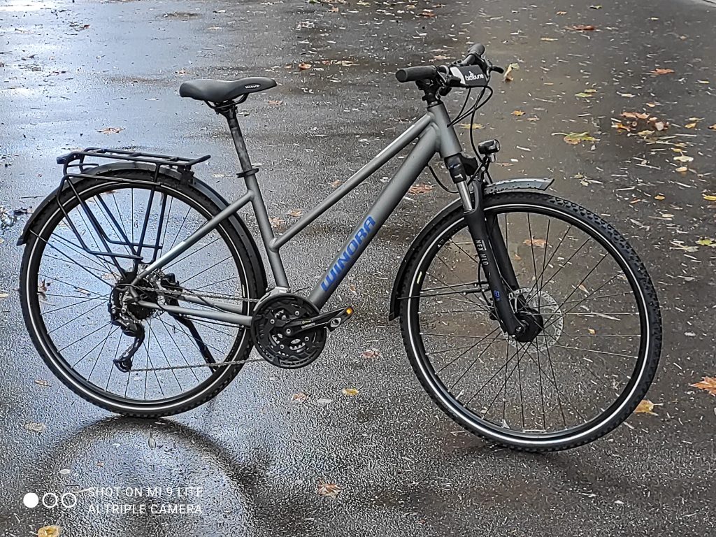 Un vélo confortable, tout équipé en 3 x 9 vitesses (Shimano Alivio)